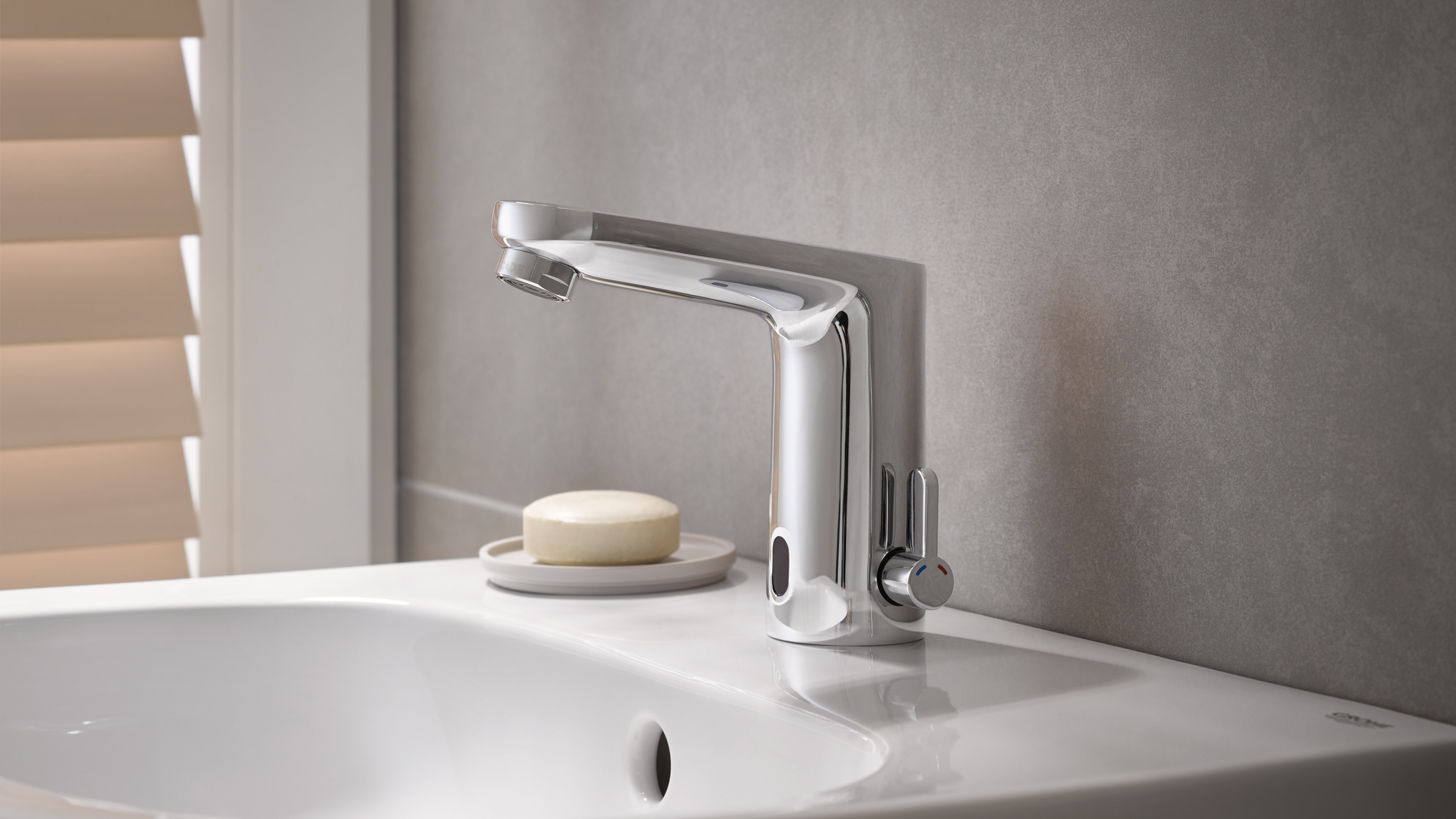 Future Ready_Collage-03_bathroom faucet_touchless faucet