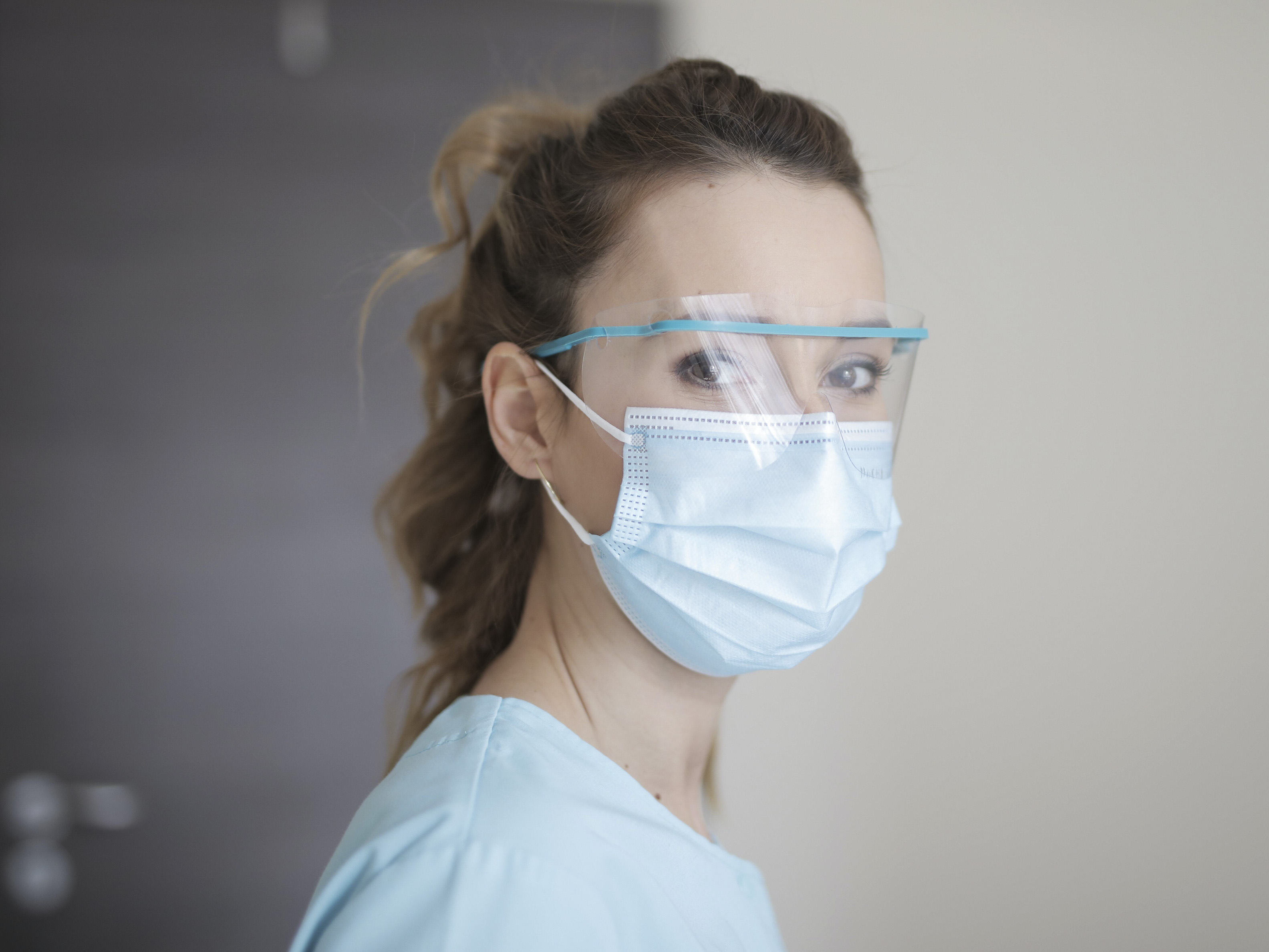 Future Ready_Collage-07_stock picture_woman with glasses and mask