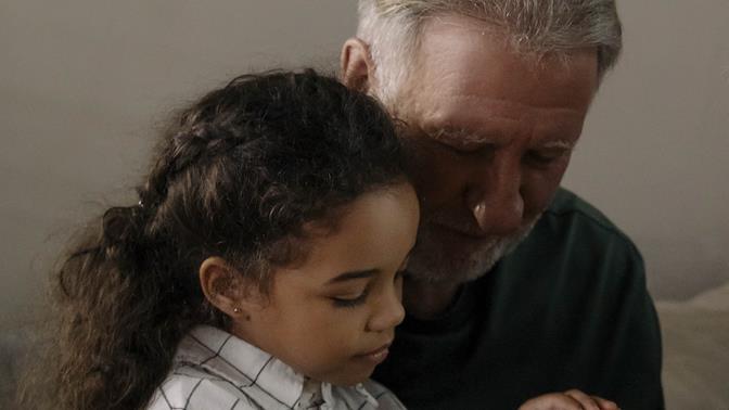 Eurosmart_Thumbnail_man and child