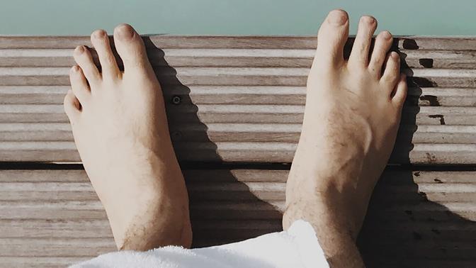 Showers_Thumbnail_top view feet